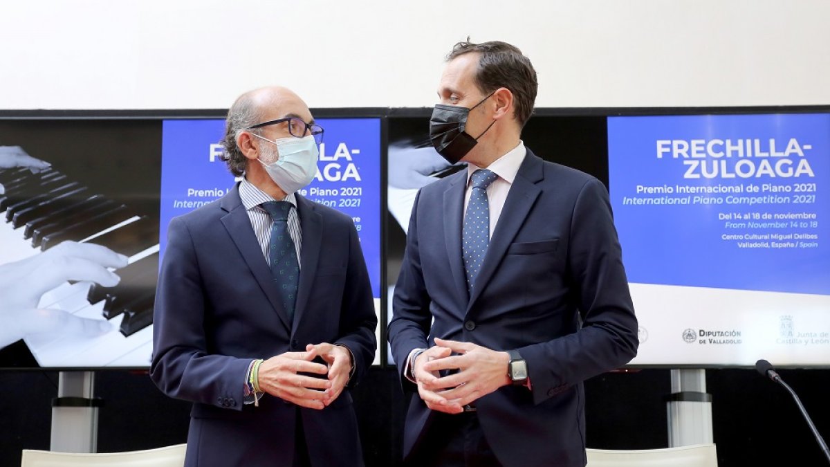 El presidente de la Diputación de Valladolid, Conrado Íscar, y el consejero de Cultura y Turismo, Javier Ortega.- ICAL