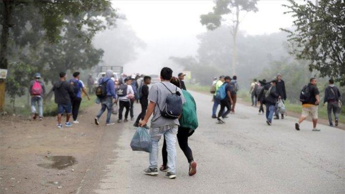 Inmigrantes hondureños tratando de llegar a los EEUU.-EFE