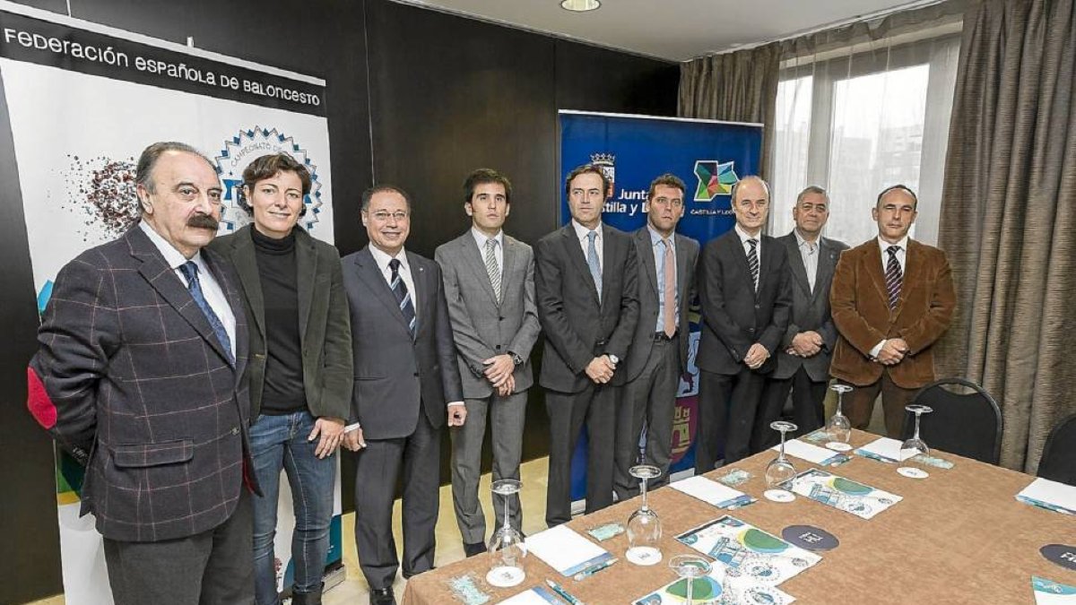 Los presidentes de las federaciones y autoridades, durante la presentación de los Campeonatos de España-M. Á. Santos