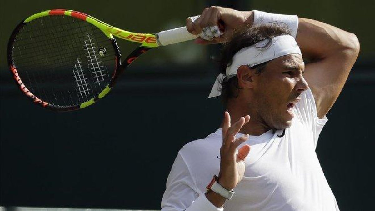 Nadal da un golpe ganador ante Kyrgios-