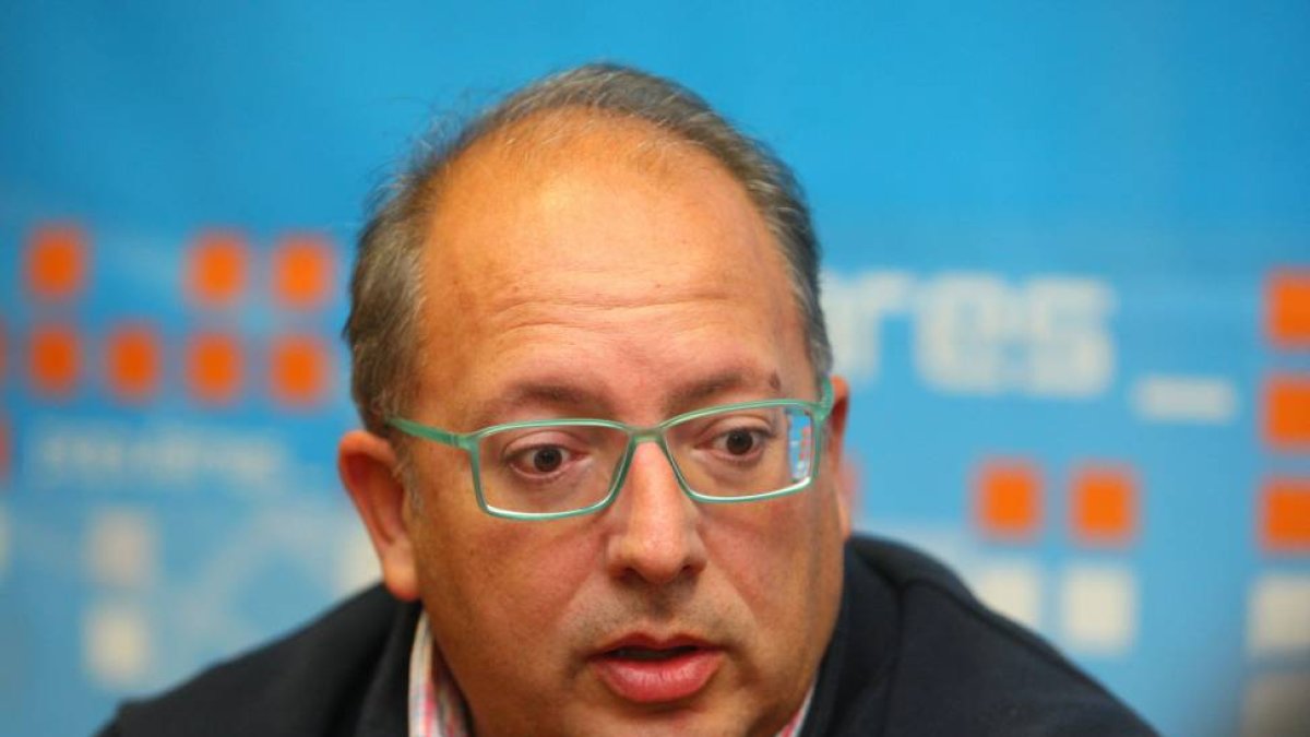 El nuevo presidente del PP de León, Eduardo Fernández, durante la rueda de prensa de esta tarde en Ponferrada-Ical