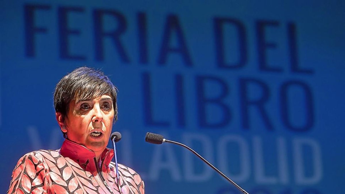 La periodista y escritora Nieves Concostrina, responsable del pregón de la Feria del Libro de Valladolid.-ICAL