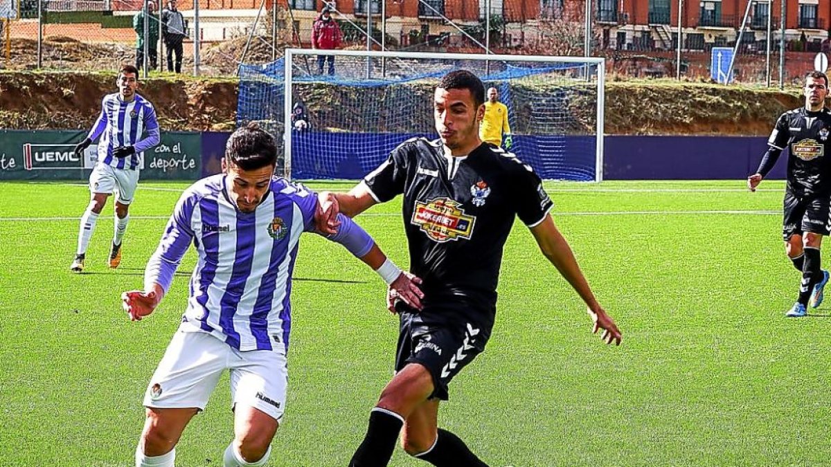 Mayoral, ante el Talavera.-M.Á. SANTOS