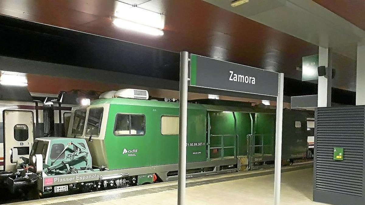 Imagen de la auscultación geométrica realizada por Adif en la línea de AVE de Zamora y Pedralba de la Pradería.-E. M.