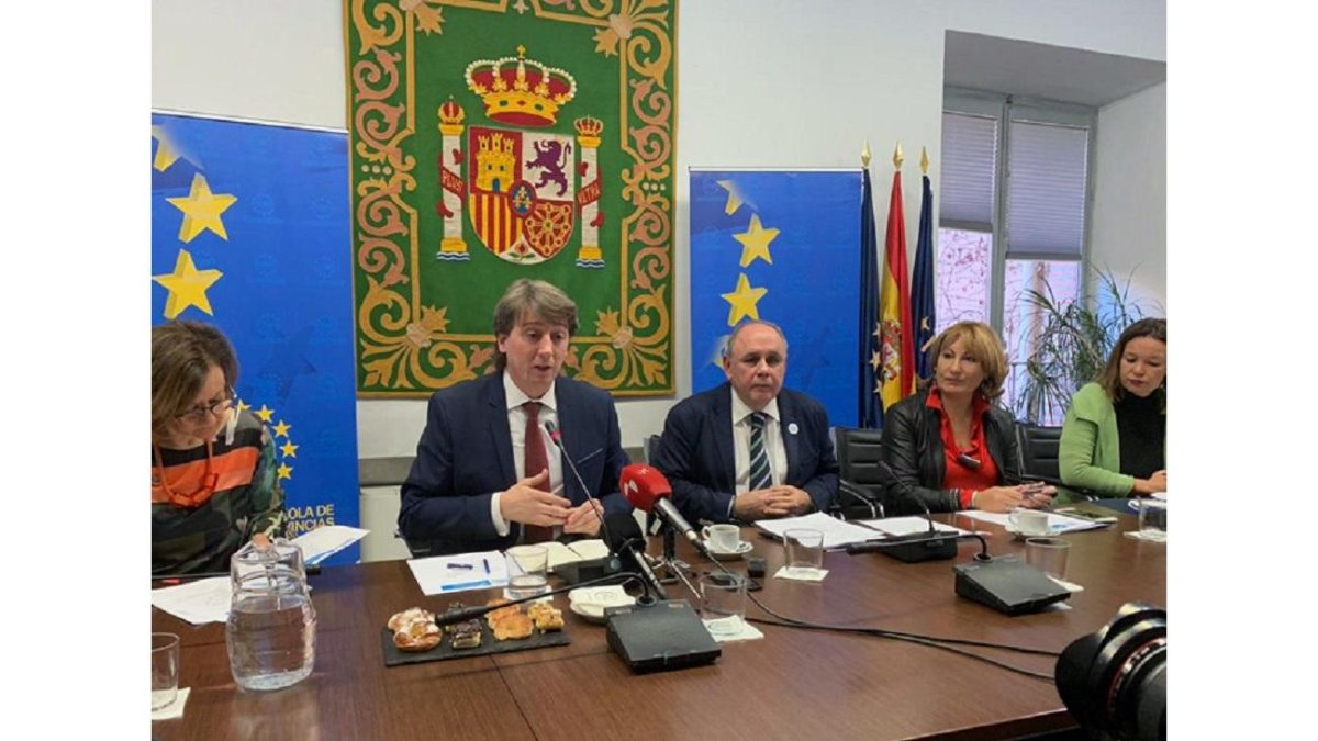 Presentación de ‘Think Europe’, con el alcalde de Soria.-EM