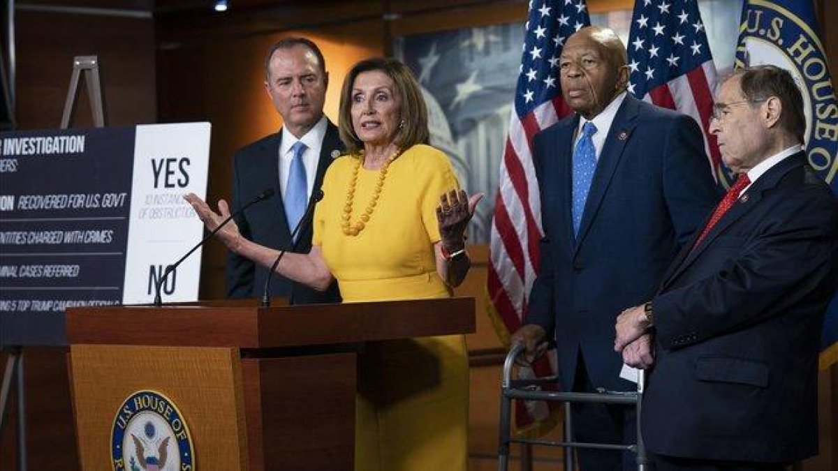 Adam Schiff D-Calif, Nancy Pelosi, Elijah Cummings, y Jerrold Nadler.-SCOTT APPLEWHITE (AP)