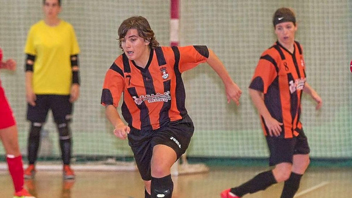 Yoli Suárez conduce el balón en el último duelo ante la UVA-Pablo Requejo