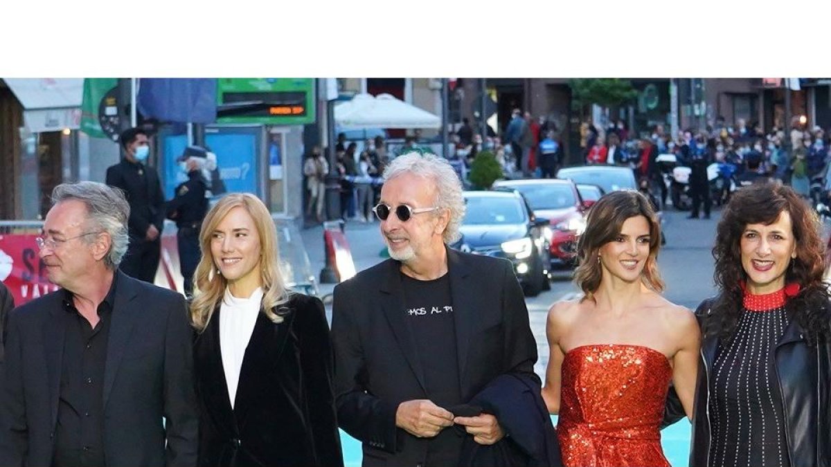 Las personalidades llegan a la alfombra verde de la 66 Seminci.- ICAL