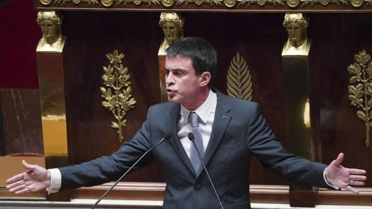 Manuel Valls, durante su intervención en la Asamblea Nacional.-Foto: AP / JACQUES BRINON