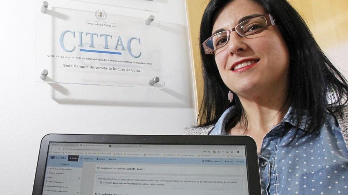 Teresa Ortego, una de las doctoras que pertenece al Centro de Investigación de terminología bilingüe y que ha desarrollado la herramienta.-MARIO TEJEDOR