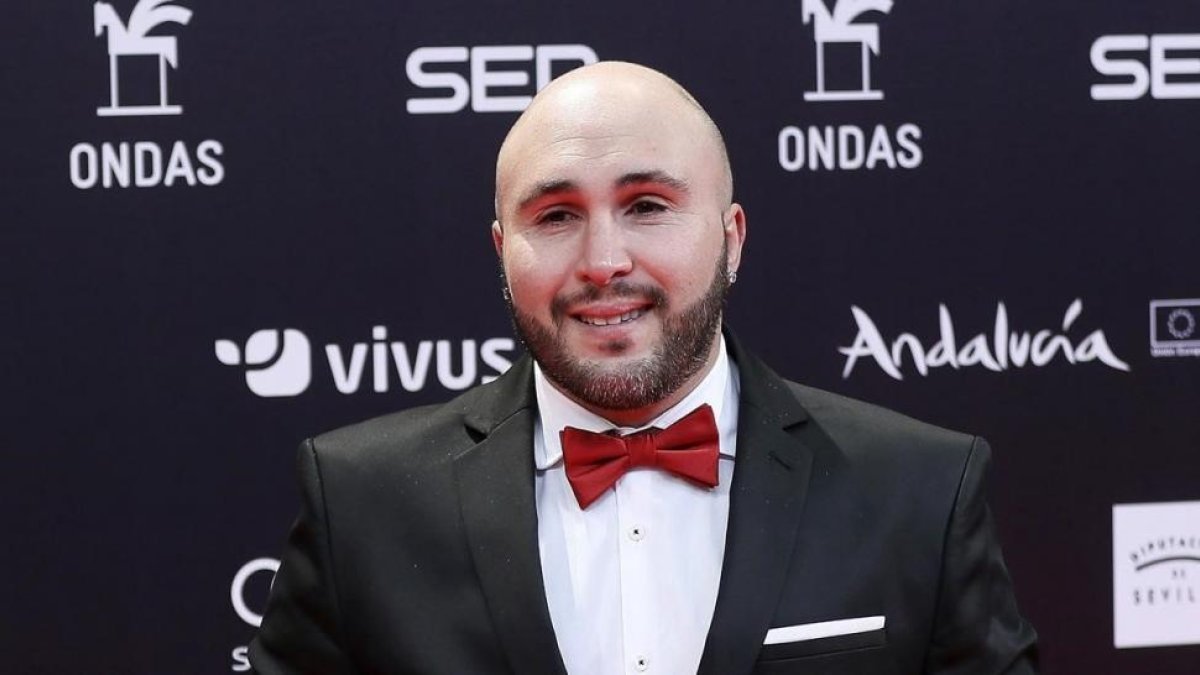 Kiko Rivera, con su nueva imagen, en la gala de los Premios Ondas en Sevilla.-RAUL CARO