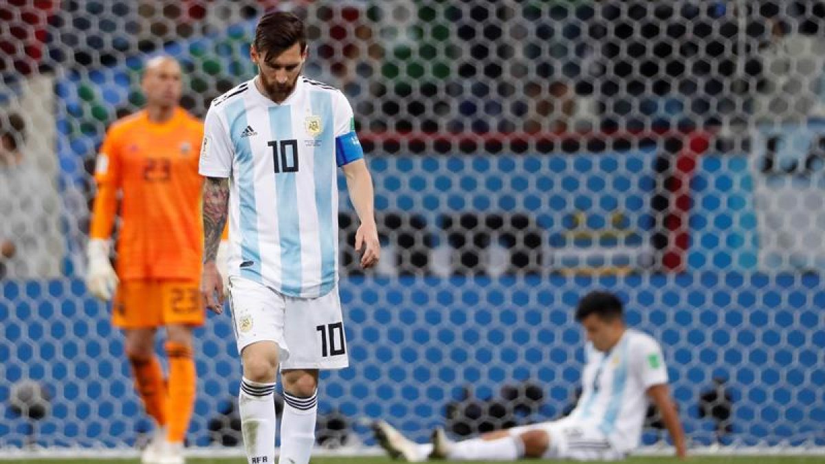 Messi, cabizbajo tras el primer gol-EFE