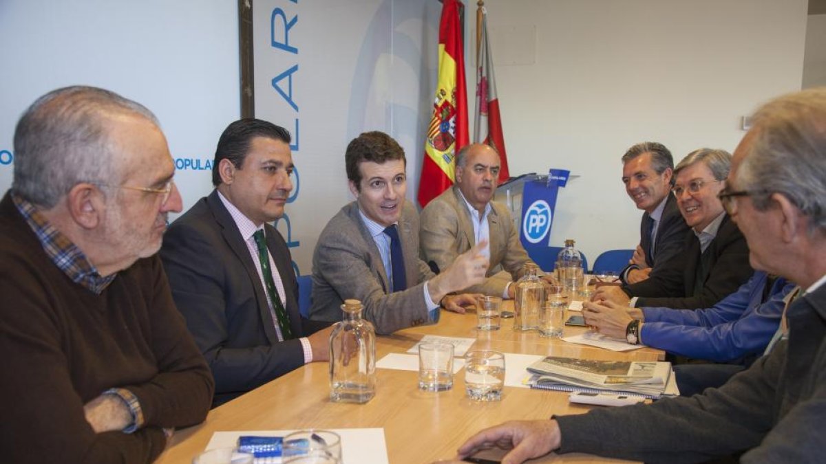 El PP de Ávila celebra una reunión de coordinación con parlamentarios nacionales, procuradores y responsables de las instituciones abulenses-ICAL