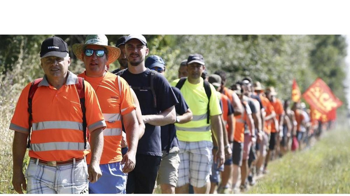 Trabajadores de la planta de Vestas en Villadangos del Páramo en una de sus protestas.-ICAL