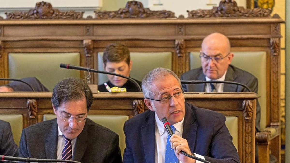 Jesús Enríquez y Martínez Bermejo en el pleno del martes.-Miguel Ángel Santos