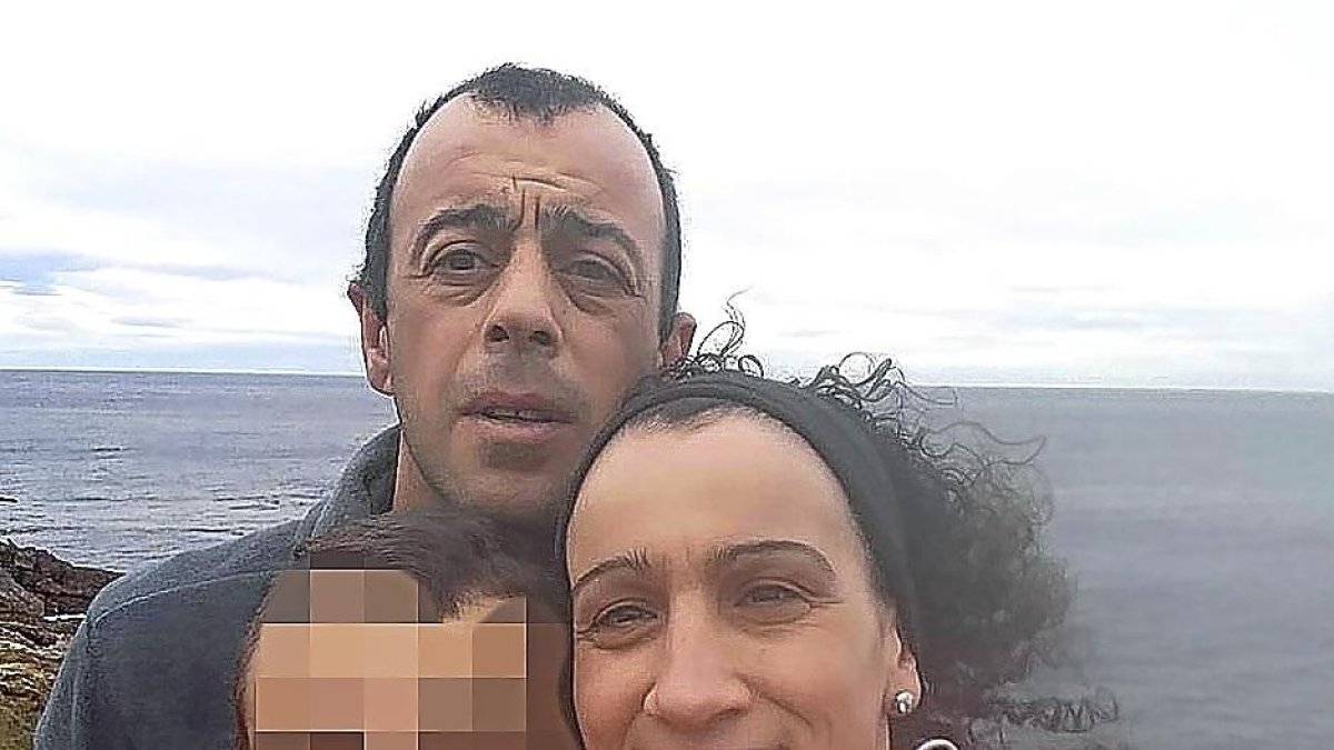 José Carlos, Nerea y el hijo de ambos.-E. M.