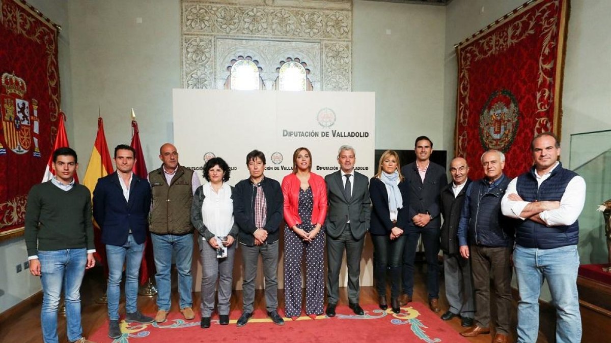 Ciclo de coloquios taurinos 'Nuestros toros, nuestras tradiciones'-DIPUTACIÓN DE VALLADOLID