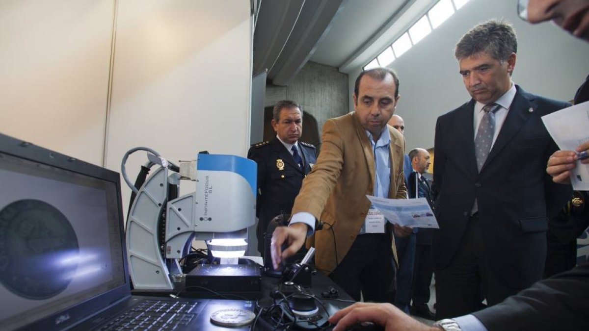 El director de la Policía, Ignacio Cosidó, inaugura el primer congreso internacional sobre nanotecnología aplicada a la seguridad y defensa-Ical