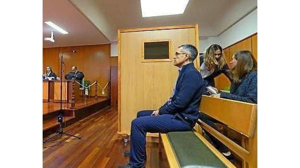 El profesor, en el juicio.-A,F. BARREDO/DL
