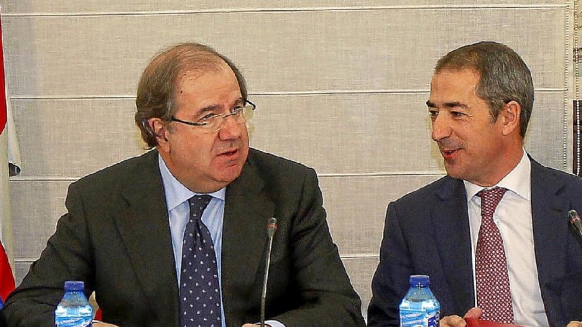 Juan Vicente Herera y José Manuel Bilbao.-J. M. Lostau