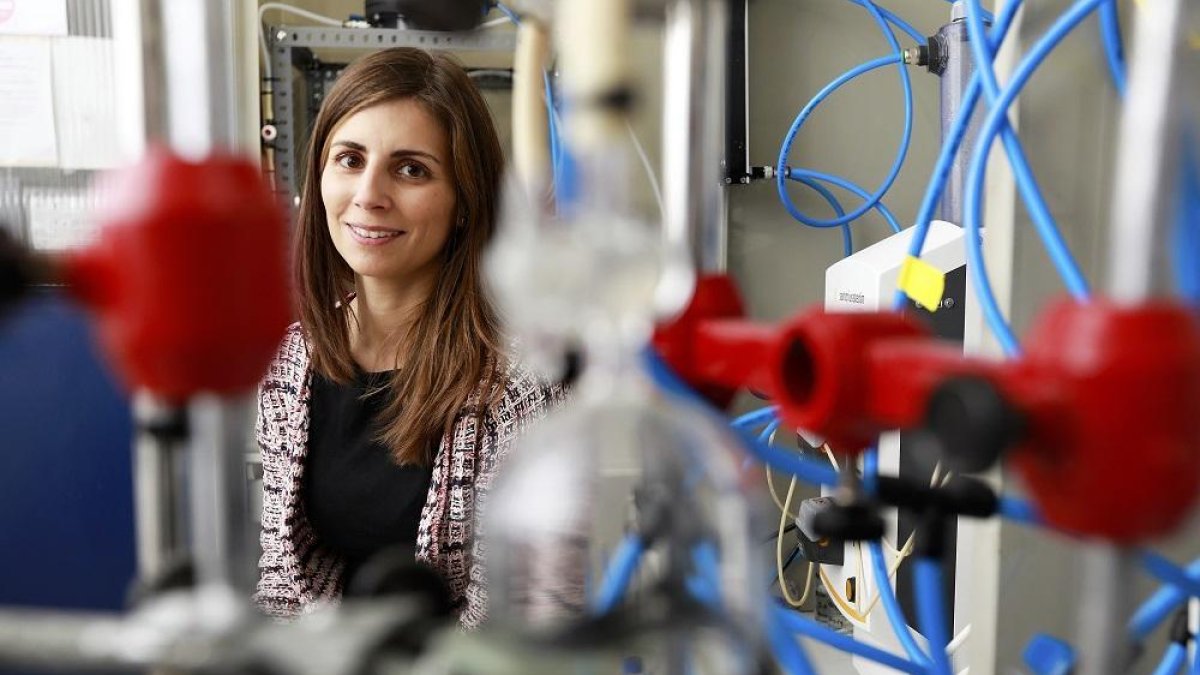 La investigadora Raquel Lebrero en las instalaciones de la Universidad de Valladolid.-J. M. LOSTAU