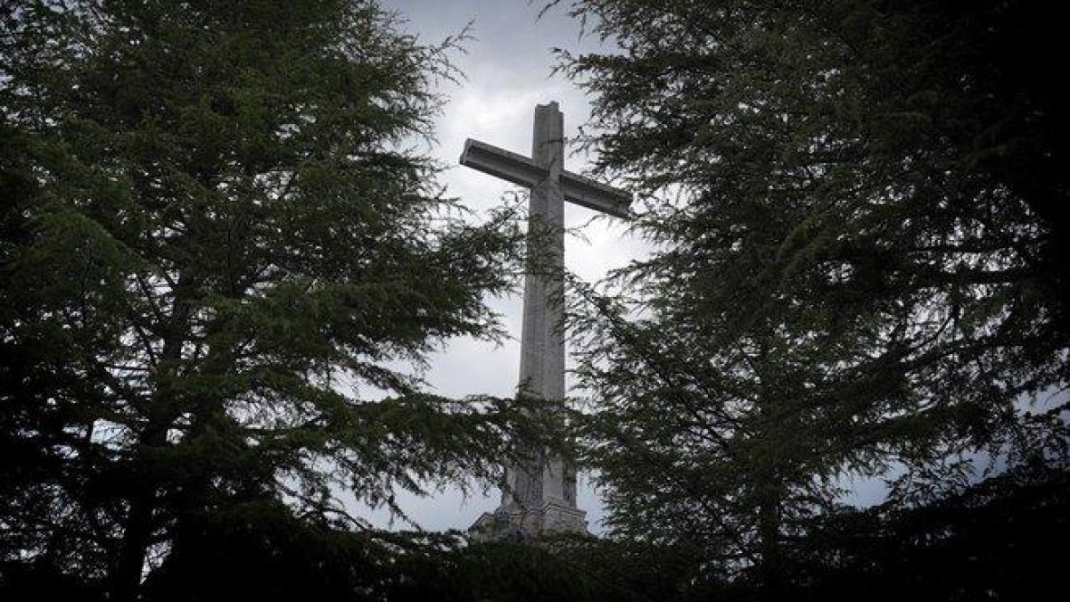 Cruz del Valle de los Caídos.-JOSE LUIS ROCA