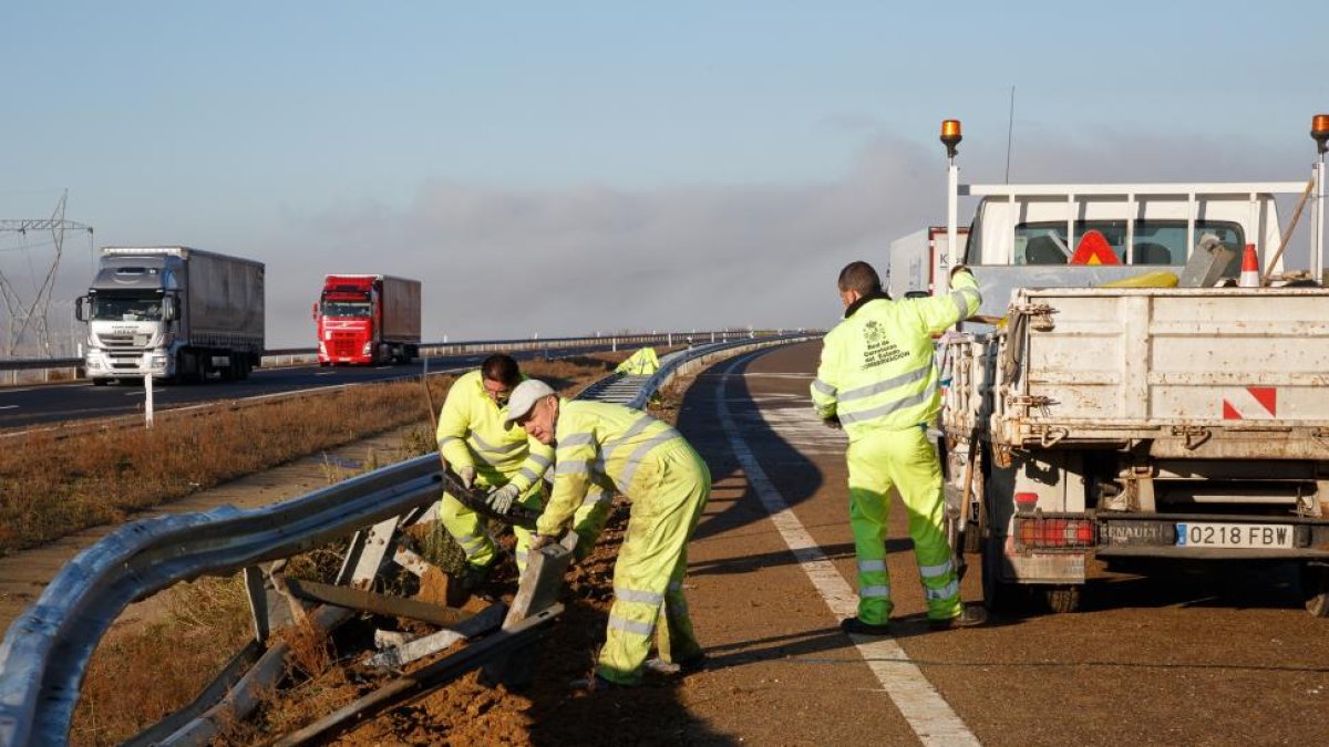Accidente en la A-11-J. L. Leal /