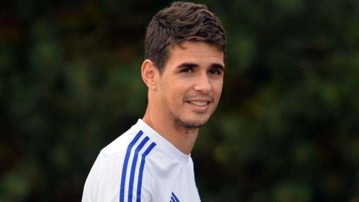 El brasileño Oscar, en un entrenamiento con el Chelsea.-GLYN KIRK