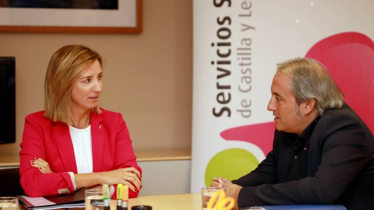 La consejera de Familia e Igualdad de Oportunidades, Alicia García, mantiene una reunión con los representantes de la Red Europea de Lucha contra la Pobreza y Exclusión Social en Castilla y León, EAPN CyL-Ical