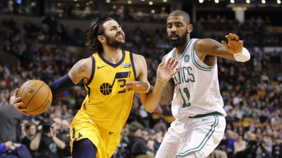 Ricky Rubio ante Kyrie Irving, de los Celtic.-DAVID BUTLER II (USA TODAY SPORTS)
