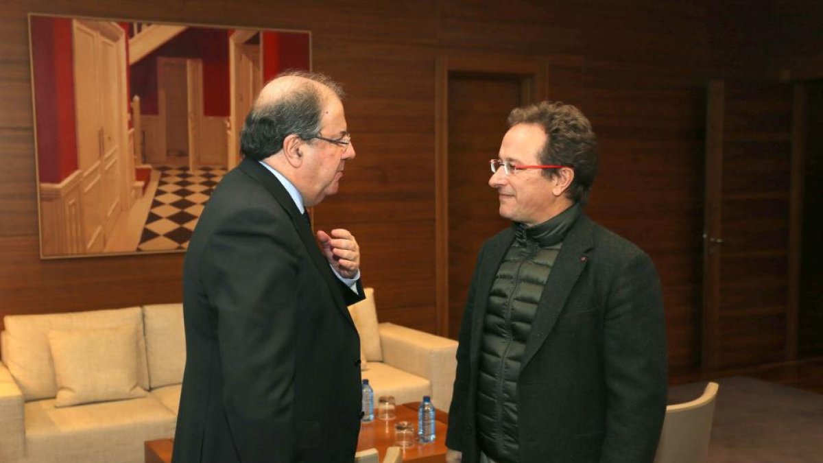 El presidente de la Junta, Juan Vicente Herrera, se reúne con el secretario general de UGT FICA, Pedro Hojas-ICAL