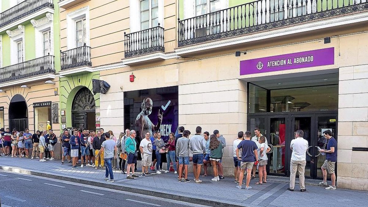 El Real Valladolid arropado por 870 hinchas.-PABLO REQUEJO / PHOTOGENIC