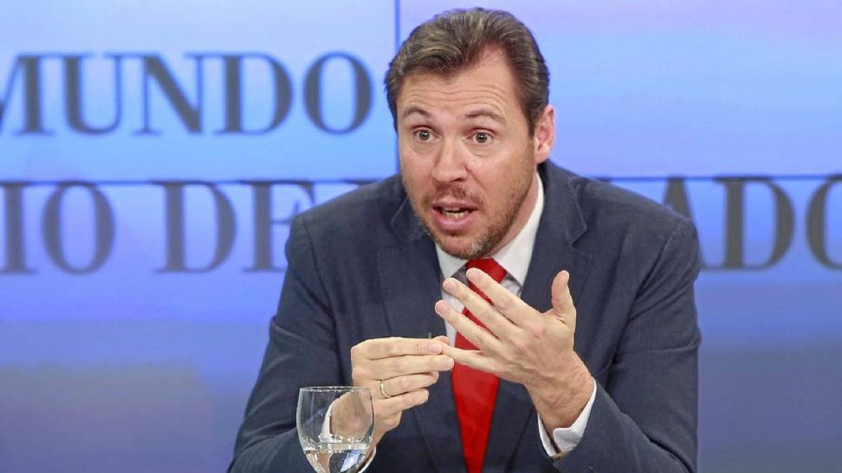 Óscar Puente durante ‘La Quinta Esquina’, programa emitido en La 8 de Valladolid-J. M. LOSTAU