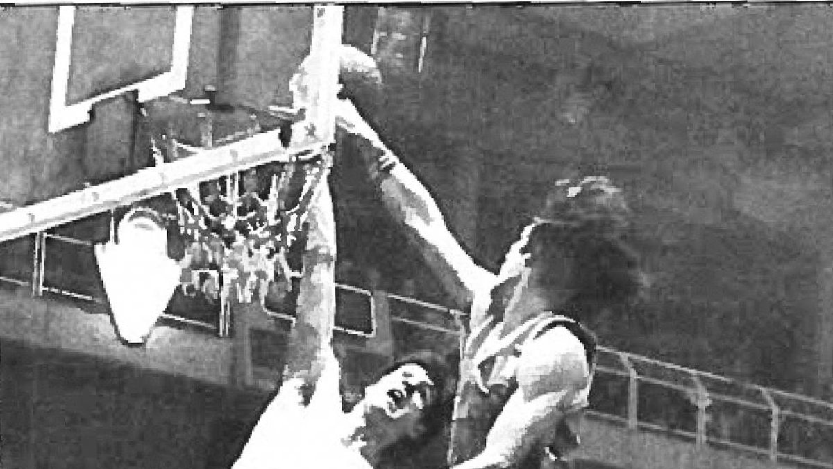 Pocos podían imaginar que el baloncesto de élite pudiera regresar años después al vetusto Huerta del Rey.-EL MUNDO