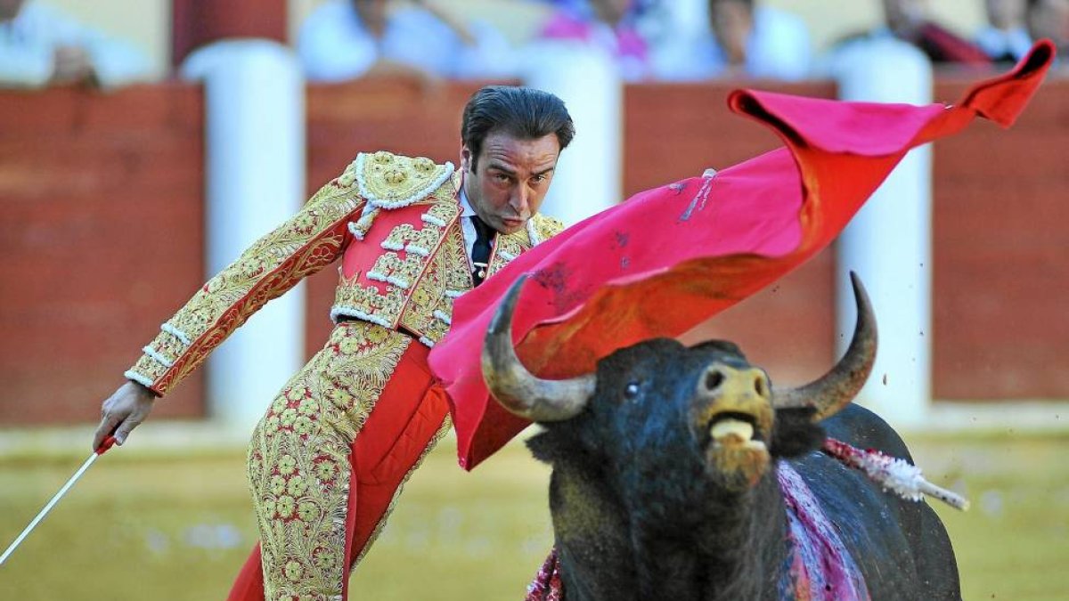 Enrique Ponce.-Jonathan González