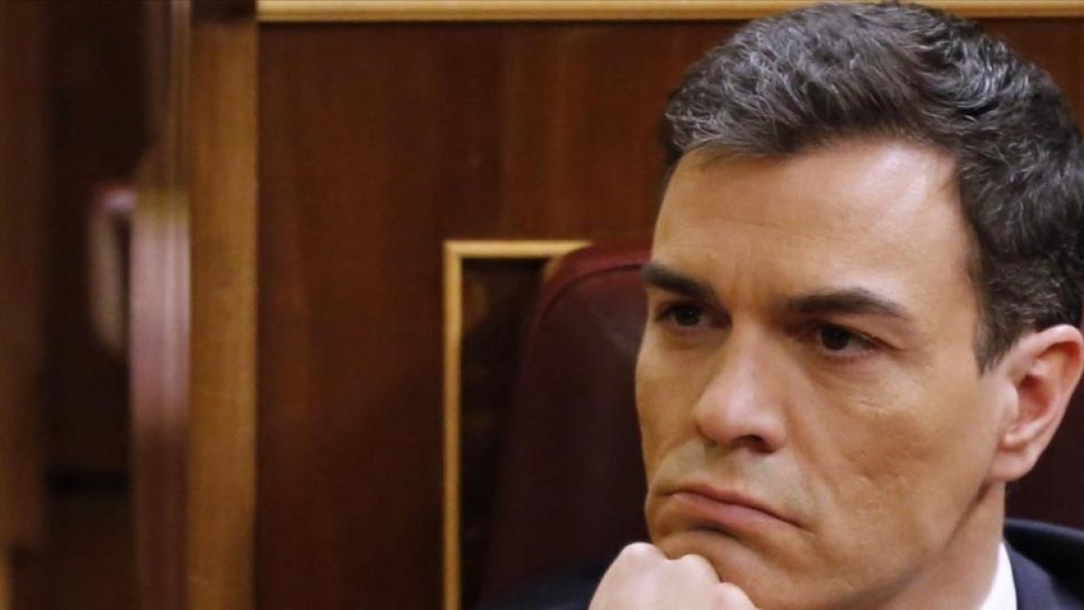 Sánchez, durante su fallido debate de investidura, el pasado 4 de marzo.-AGUSTÍN CATALÁN