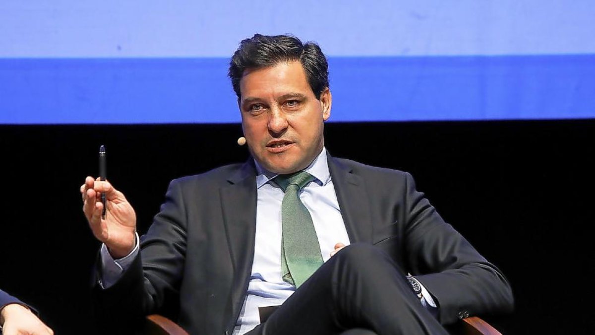 Raúl de la Hoz.-J.M. LOSTAU