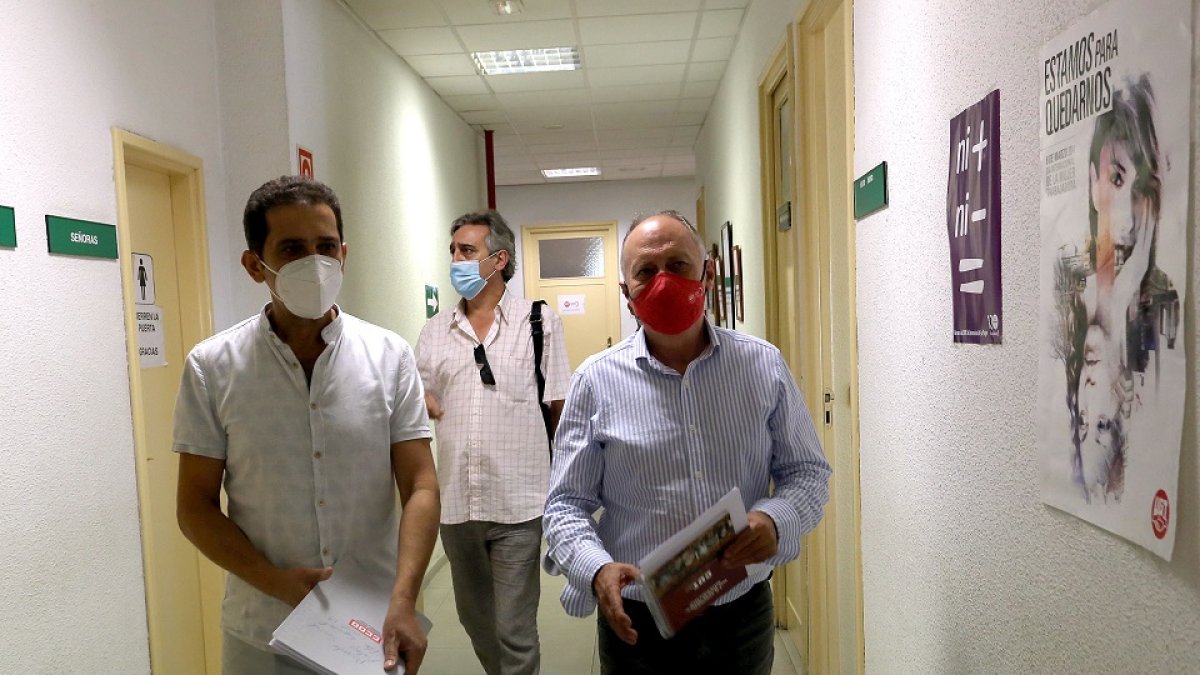 Los secretarios autonómicos de CCOO y UGT, Vicente Andrés y Faustino Temprano, respectivamente, abordan el presente y el futuro del Diálogo Social en Castilla y León. -ICAL