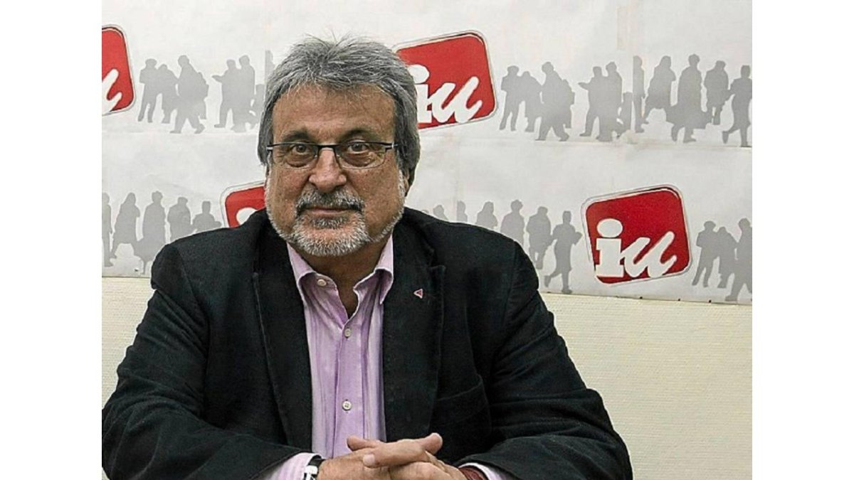 El coordinador general de IU en Castilla y León, José María González-Efe