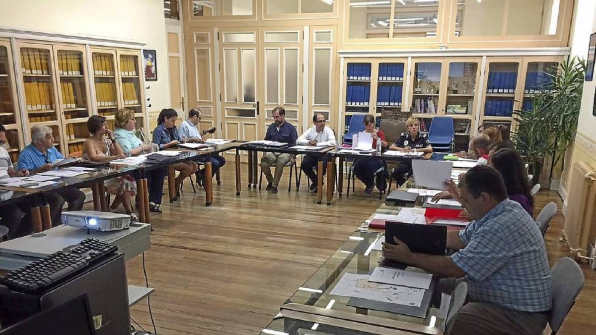 Reunión del Consejo de Movilidad en el Ayuntamiento.-El Mundo