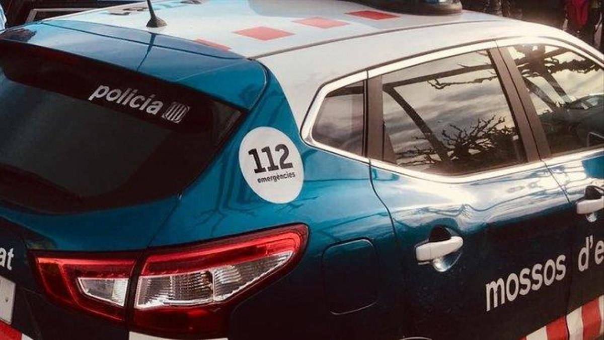 Un coche de los Mossos d’Esquadra.-EL PERIÓDICO