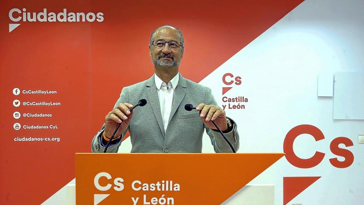 El portavoz de C’s, Luis Fuentes, ayer.-ICAL