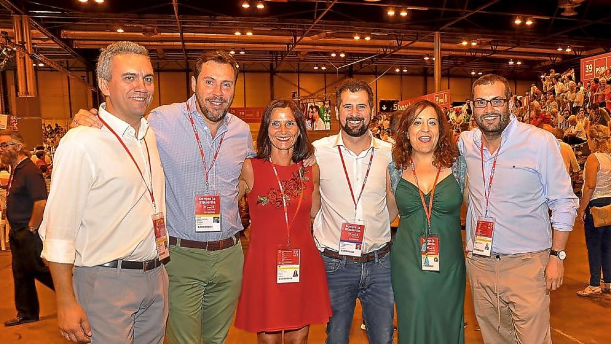 Javier Izquierdo, Óscar Puente, Mari Luz Martínez Seijo, Luis Tudanca, Iratxe García e Ibán García de Blanco, ayer en el congreso socialista.-ICAL