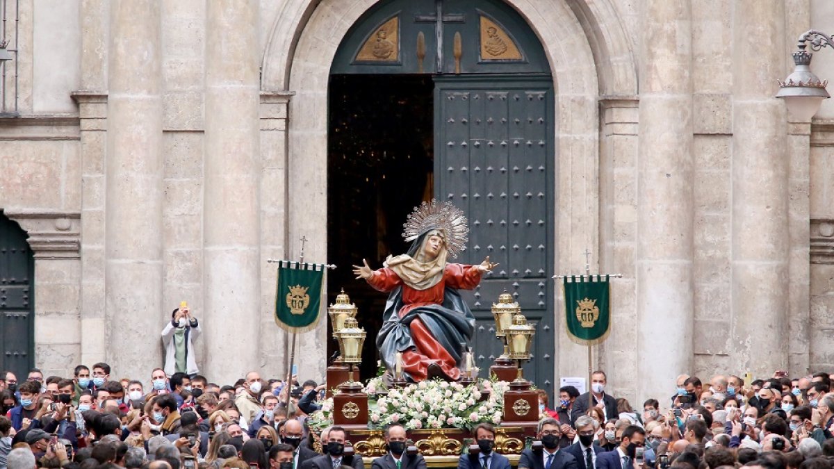 Procesión por el VIII Encuentro Nacional de Jóvenes de Hermandades y Cofradías. - ICAL