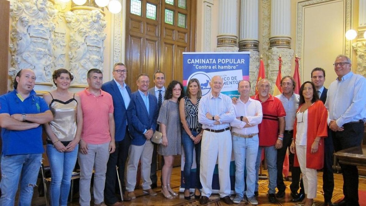 Participantes en la presentación de la caminata.-EUROPA PRESS
