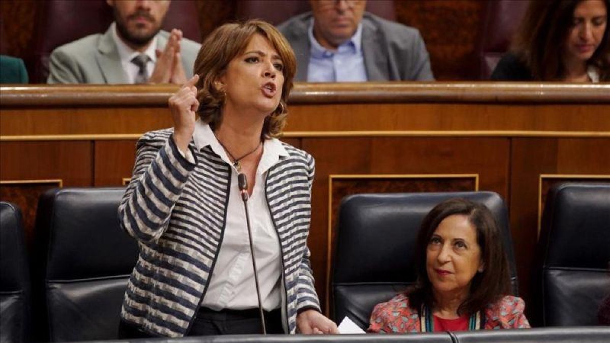 La ministra de Justicia, Dolores Delgado, en la sesión de control al Gobierno en el Congreso.-JOSÉ LUIS ROCA