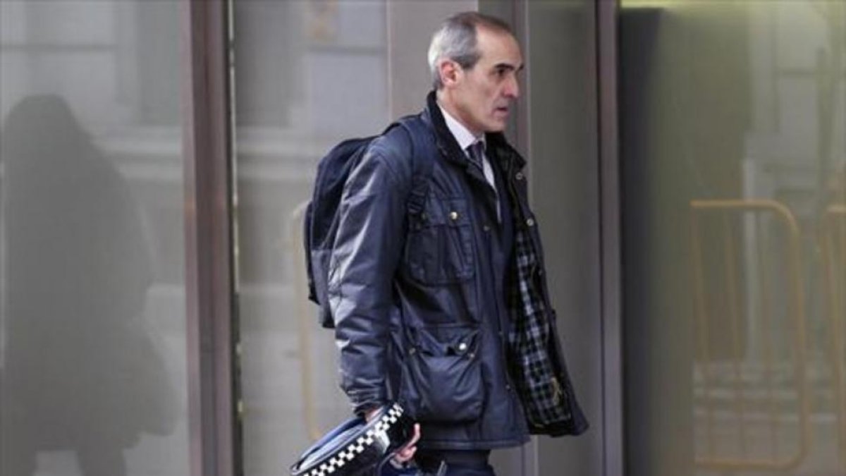 El fiscal Alejandro Luzón saliendo de la Audiencia Nacional, en el 2015-JUAN MANUEL PRATS