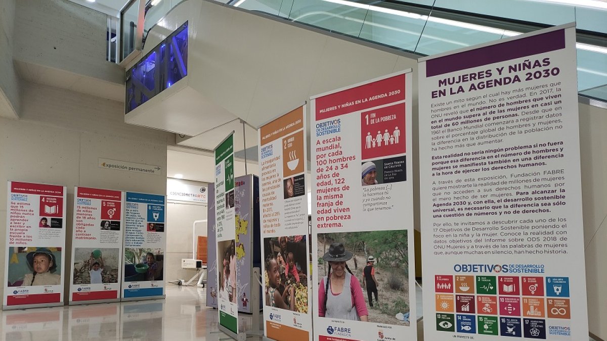 Museo de la Ciencia. Exposición mujeres y niñas en la agenda 2030. - EM