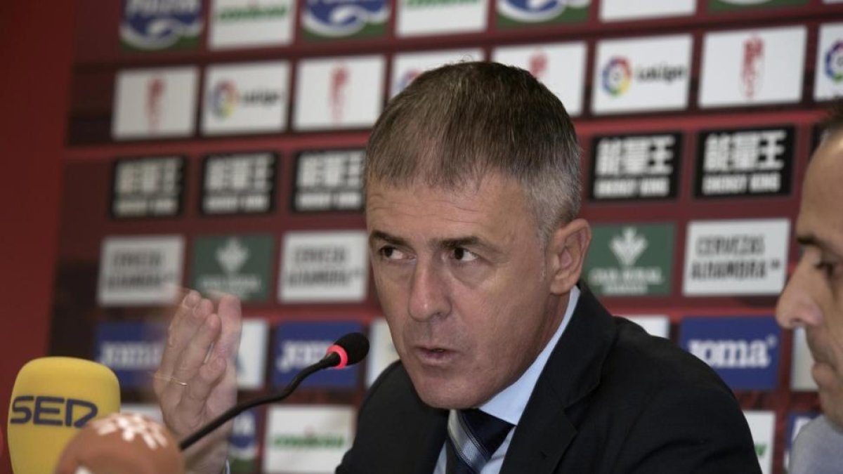 El nuevo seleccionador argelino, Lucas Alcaraz.-MIGUEL ANGEL MOLINA / EFE