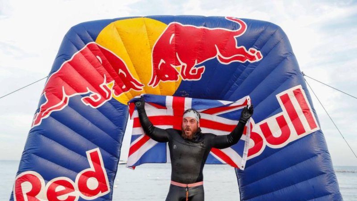 Ross Edgley, tras conseguir su gesta.-RED BULL UK